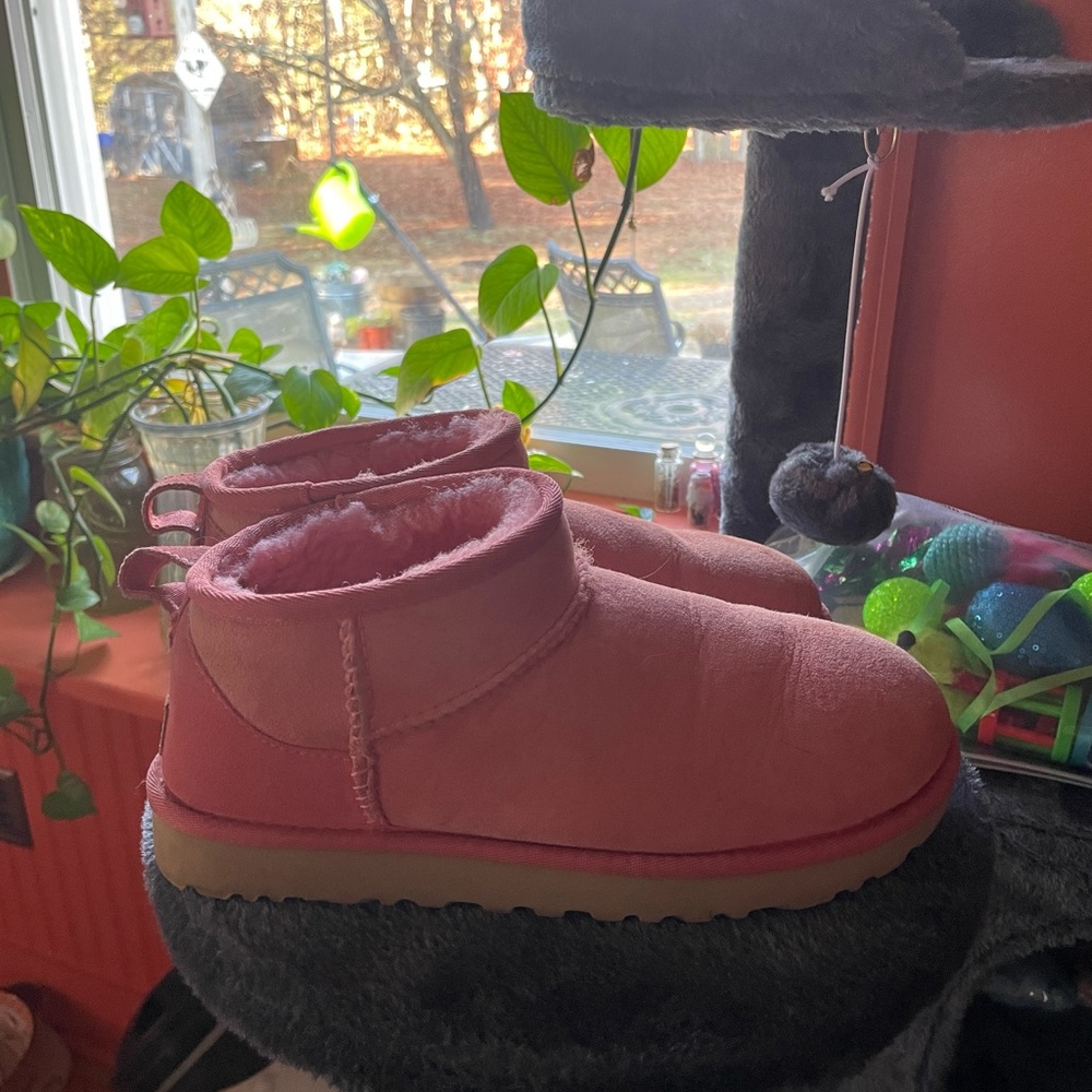 Uggs Short Boots - image 6